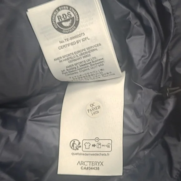 Arc'teryx Thorium Jacket Men's - Black Sapphire, Large - Season 2024 - Picture 8 of 11